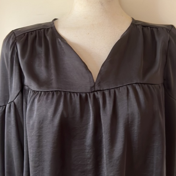Vince Camuto Black Bohemian Satin Blouse Sz S EUC - Picture 2 of 9